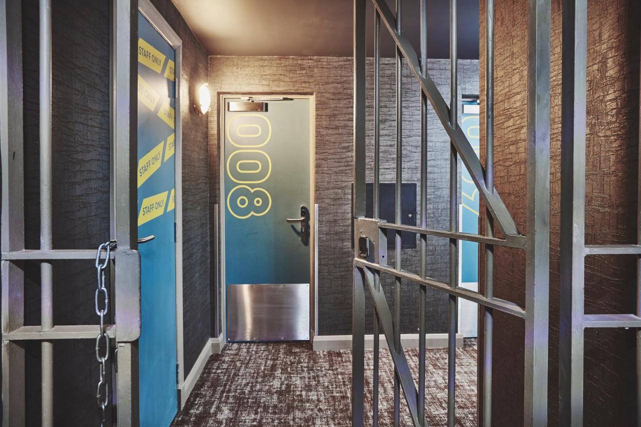 Отель Garrison Cells Форт-Уильям Экстерьер фото